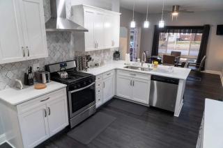 Modern 3BDRM, Renovated, Spacious & Central - 3