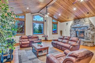 Tahoe Island Retreat Hot Tub & Game Room - 0