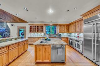 Tahoe Island Retreat Hot Tub & Game Room - 3