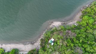 Teak house in a forest above the beach - 7