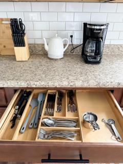 Modern 4 BDRM Renovated Spacious near U of E and Downtown - 5