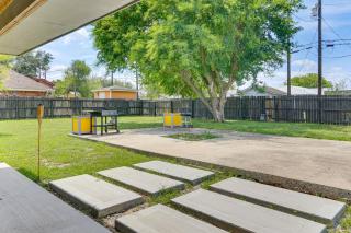 Fenced Yard Home Less Than 1 Mi to Mayor Pablo Peña Park - 9