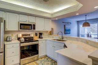 Crown Reef 204 - 1