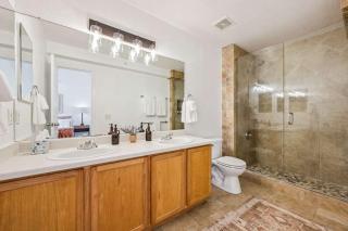 3BR Modern Retreat, Close to DIA & Downtown Denver - 9