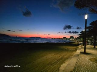 Luxury Two Bedrooms and two balcony beachfront apartment - 5