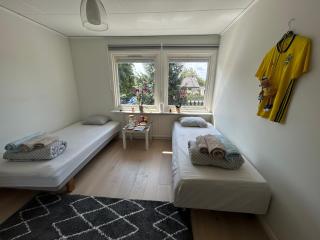 Två sovrum fyra sängar Koppla av med hela familjen i detta fridfulla boende - 9