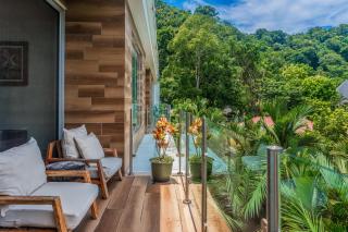 Sunset Boulevard 304 - 9