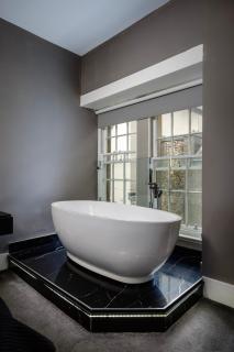 Luxury royal mile boutique 2bedroom apartment - 6