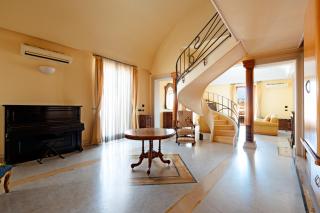 Ventimiglia Home & Room - 9