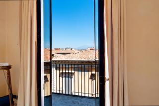 Ventimiglia Home & Room - 8