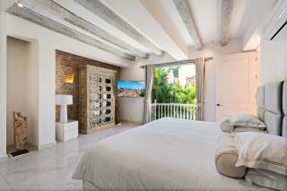 Upper Hotel - 6