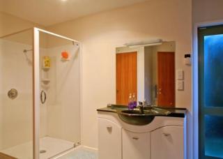 Kereru Hill - Stay Waiheke - 1