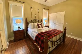 Paradise Point - 4BR Lakefront Haven Dock, Kayaks, & Cozy Firepit - 4