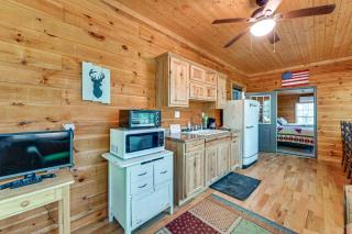 3 Mi to Dale Hollow Lake Wooded Retreat with Decks! - 7