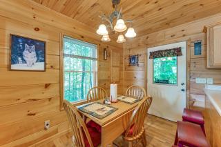 3 Mi to Dale Hollow Lake Wooded Retreat with Decks! - 4