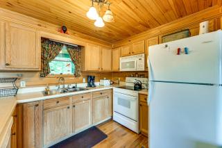 3 Mi to Dale Hollow Lake Wooded Retreat with Decks! - 3