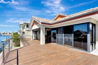 Panda Living waterfront paradise - 2