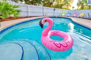 The Art House - Stylish 4BRGetaway Poolside Fun & Mins to Beach! - 9