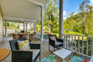 Mtn Views, Deck, Porches and Patio Asheville Escape - 7