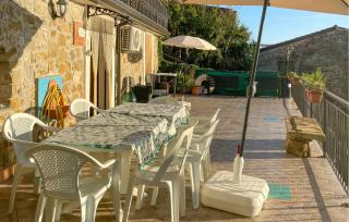 1 Bedroom Gorgeous Apartment In Pollica - 4