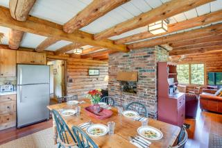 Cozy Log Cabin Near Mt Snow Views, Modern Comfort - 9