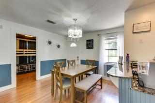 2 Mi to University and Long Beach Harbor Family Gem - 9