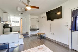 2 Mi to Long Beach Waterfront! Convenient Studio - 5