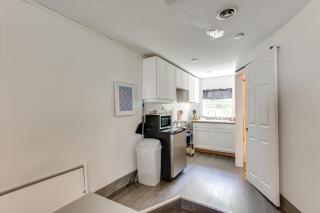 2 Mi to Long Beach Waterfront! Convenient Studio - 1
