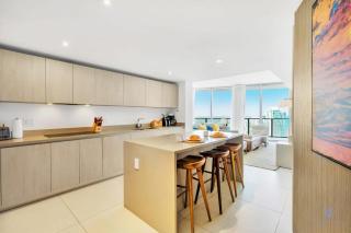 Beautiful 1BR Apartment with Ocean View Balcony - 6