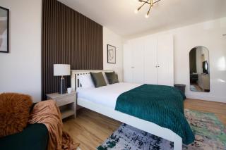 Emerald cosy room with dedicated Toilet - 7