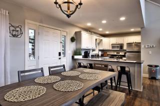 Mountain Escape Chalet - 4