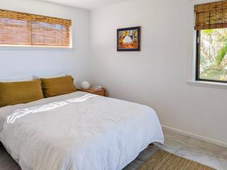 Main Beach home overlooking Yuraygir National Park - 1