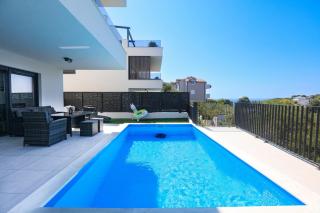 Family-friendly apartments with swimming pool Murter - 22942 - 2
