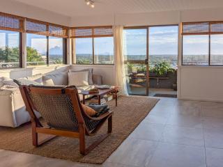 Main Beach home overlooking Yuraygir National Park - 9