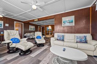 Coastal Haven Cottage- Beach, Shopping, Fun - 0