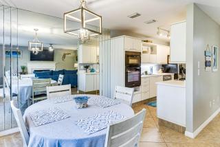 Steps to Ocean, Pool Access! Daytona Beach Gem - 6