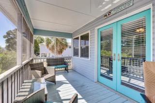 Fenced Yard, 1 Mi to Beach Oak Island Family Home - 9