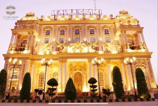 Le Aura Grand Hotel - 0