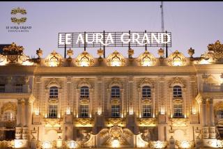 Le Aura Grand Hotel - 9