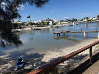 Mooloolaba Coastal Canal Villa - 6