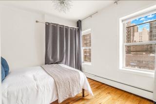 Spacious 3BR Apartment in Kips Bay - Central Manhattan Location! - 2