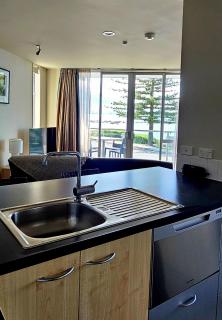Waves Kaikoura Luxury Waterfront Apartment 1 - 8