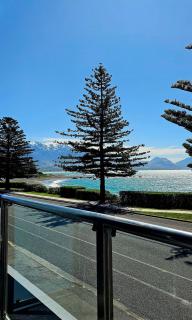 Waves Kaikoura Luxury Waterfront Apartment 1 - 1