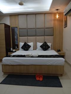 Hote The HTP Near IGI Airport New Delhi - 8