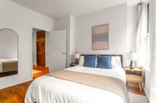 Excellent Location - 3 Bedroom Apartment in Midtown Manhattan! - 2