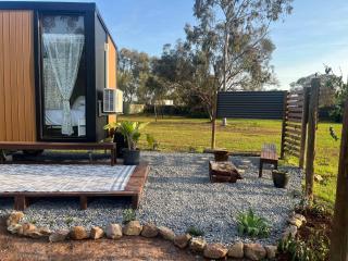 D&L Cottage by Tiny Away - 3