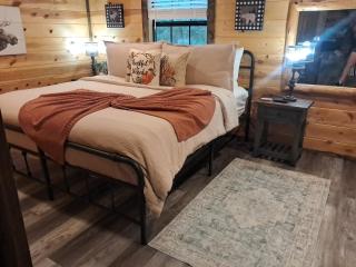 Cozy Secluded, King, Best Location, Hot tub, Firepit, Playset - 6