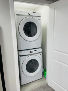 Modern 2-bed 1-bath Suite - 3