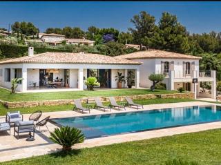 Tropezian Villa With Sea And Vineyard Views - 0