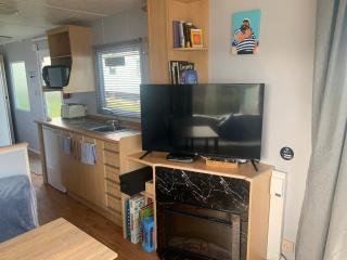 The Captain's Quarters, at Crimdon Dene Holiday Park - 2
